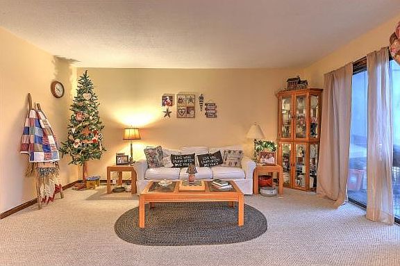 4th image of 24200 Woodridge Cir #C