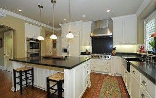 4th image of 15712 Oak Knoll Dr