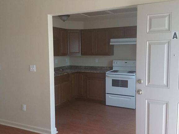 4th image of 1630 Parker Ave APT B