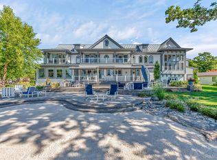 10196 Buhl Dr, Pinckney, MI 48169