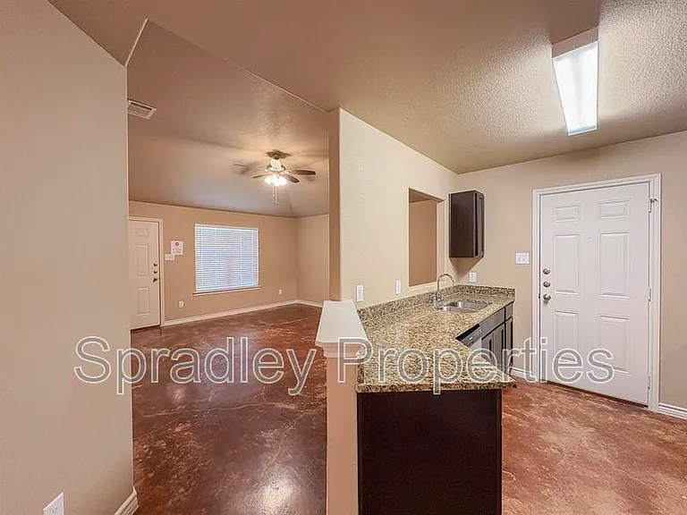 1044A Edwards Dr — Photo 3