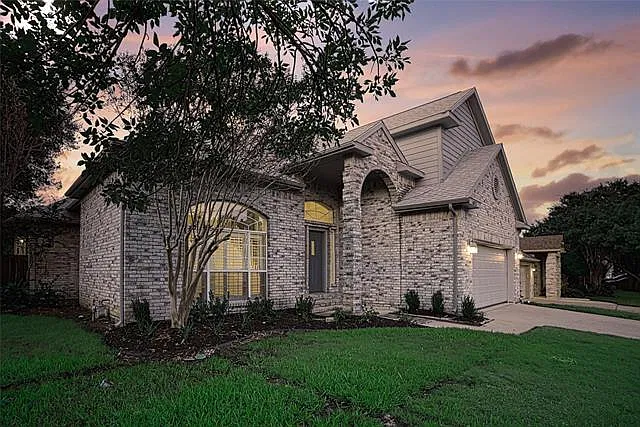 6813 Hickory Hollow Ln — Photo 2