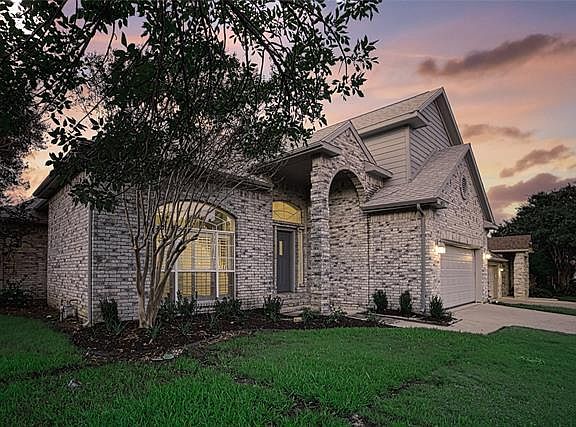 2nd image of 6813 Hickory Hollow Ln