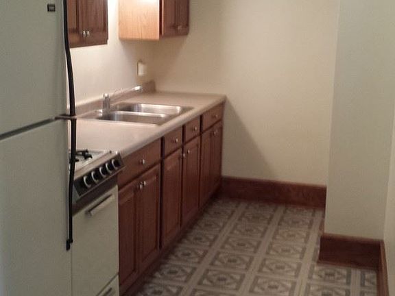 3rd image of 3554 N Prospect Ave APT 4