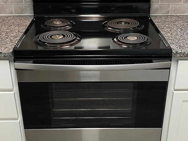 Electric stove oven included
Energy-efficient cooking fan