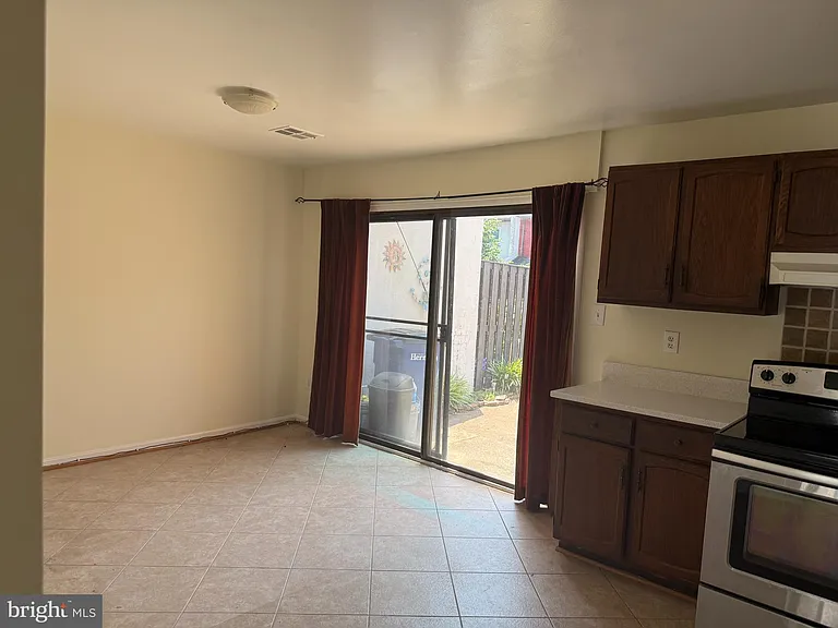 1155 Dublin Pl — Photo 7