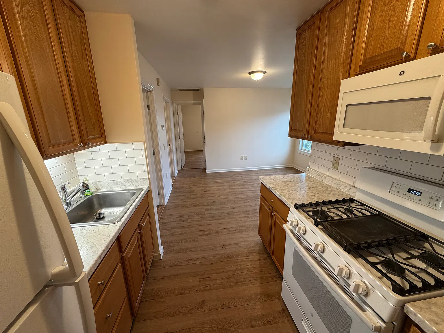 2 bed, 800 sqft, $1,850 — Photo 3