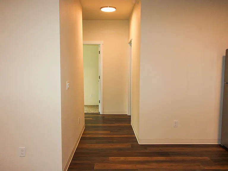 Creek's Edge Apartments — Photo 65