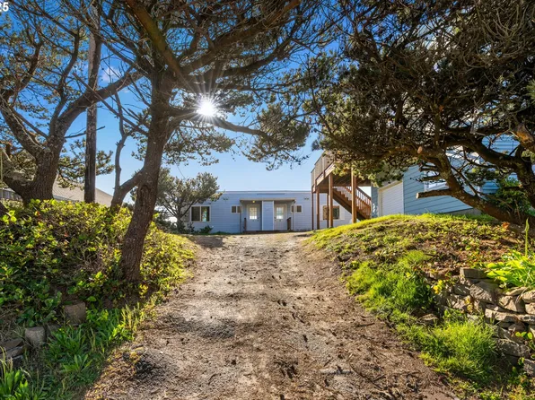 269 S Pacific St, Rockaway Beach, OR 97136