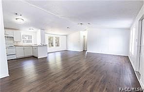 4th image of 4872 Evans St