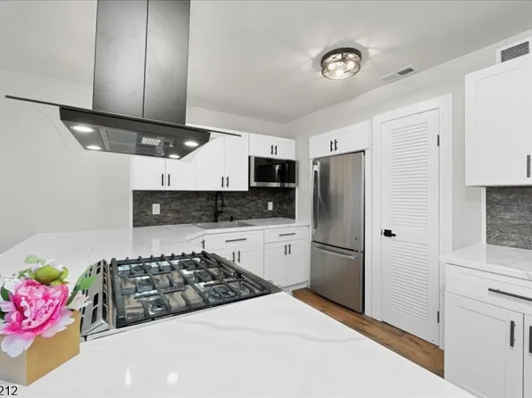 2 Davos Dr BLDG 2 #7, Vernon Twp., NJ 07462