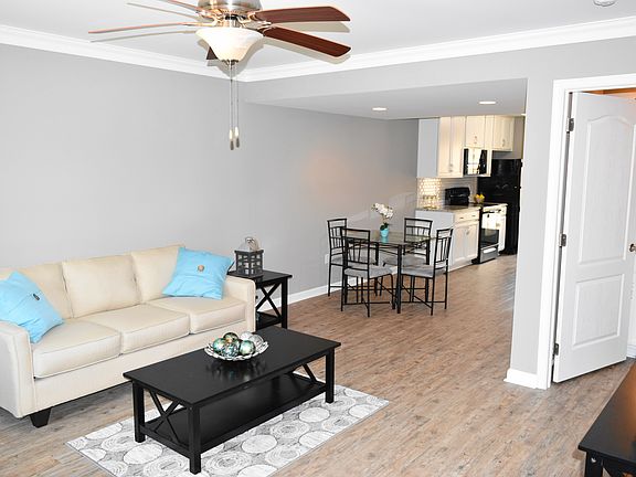 2nd image of 92 Squire Cir