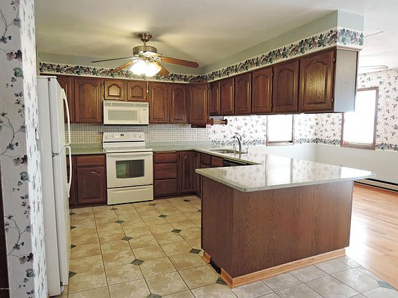 2nd image of 445 Hilltop Ave