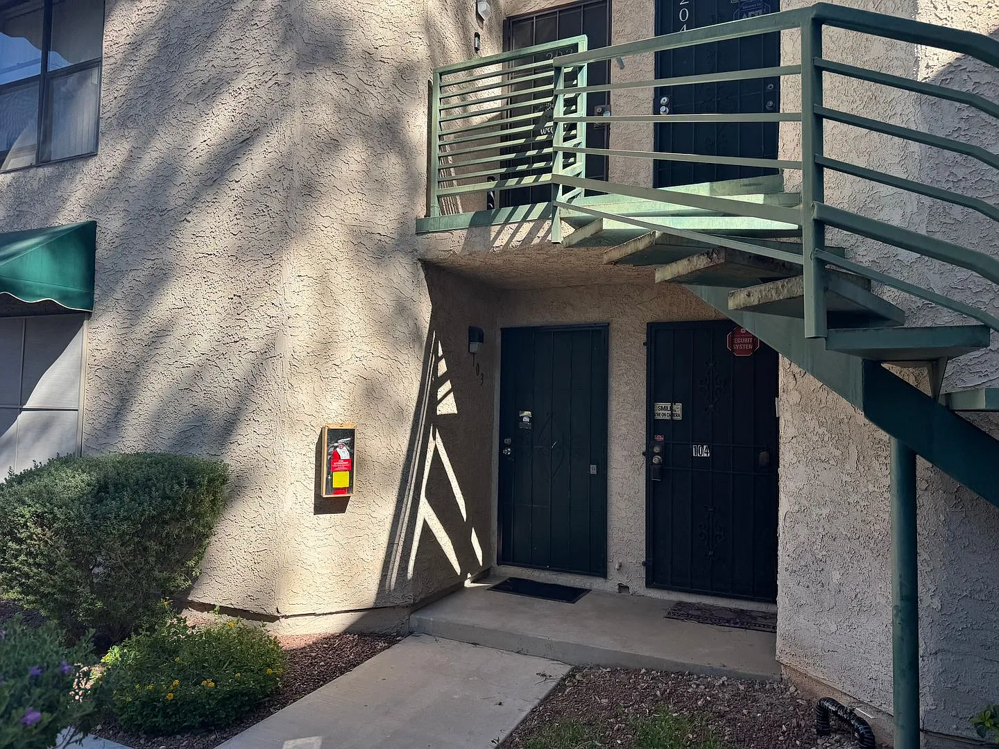 Fully Furnished Ground-Floor Condo with Pool Access! — Photo 4