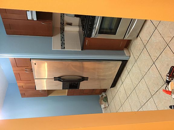 5th image of 802B Brook Ave #12B