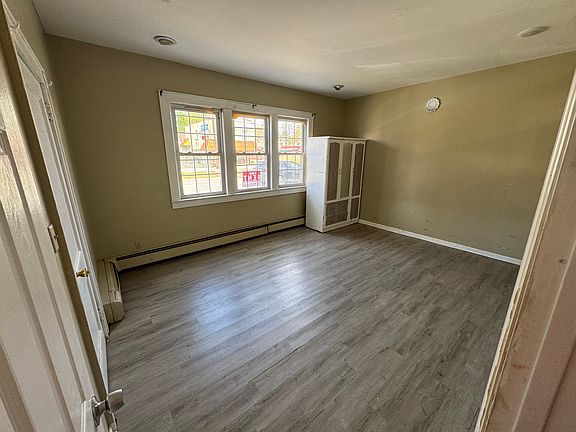 3rd image of 304 W Westfield Ave #1