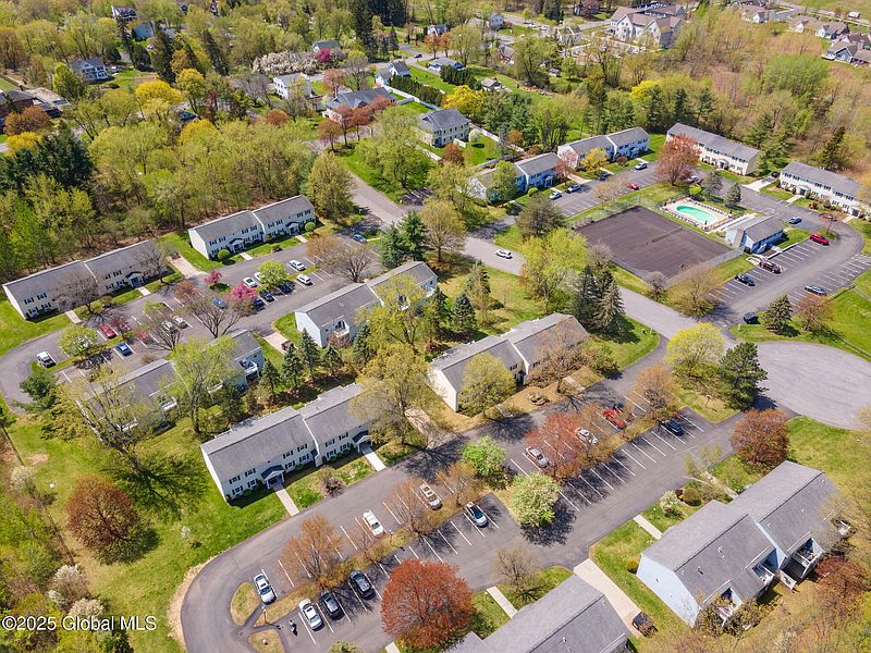 2nd image of 144 Cedarview Lane