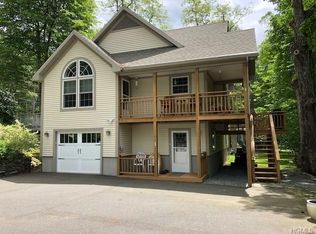 1 Paradise Rd, Cuddebackville, NY 12729