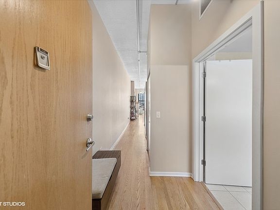 4th image of 849 N Franklin St Unit 1120