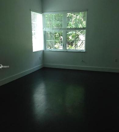 3rd image of 729 Meridian Ave