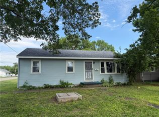 902 Lawndale Ave, Tilton, IL 61833