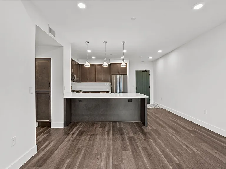 800 Santa Barbara St — Photo 5