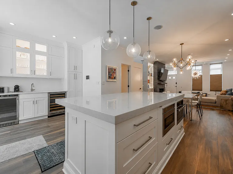 419 W Grand Ave #G — Photo 10