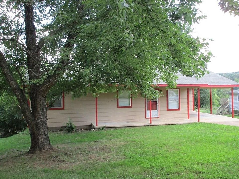 1st image of 608 Missouri Pl
