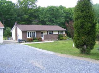 950 Red Hill Rd, Lehighton, PA 18235