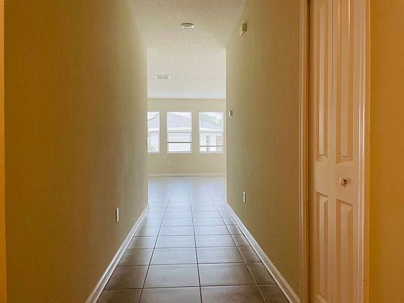 3rd image of 16412 Fernridge St