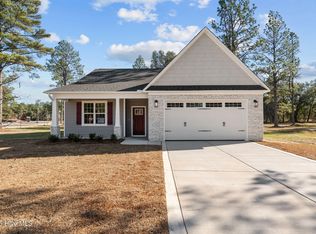 820 Winds Way, Aberdeen, NC 28315