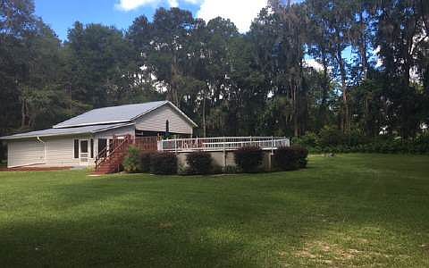 2nd image of 280 SE McGlenwood Ct