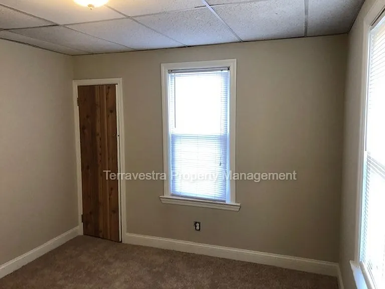 31 Lane Ave — Photo 8