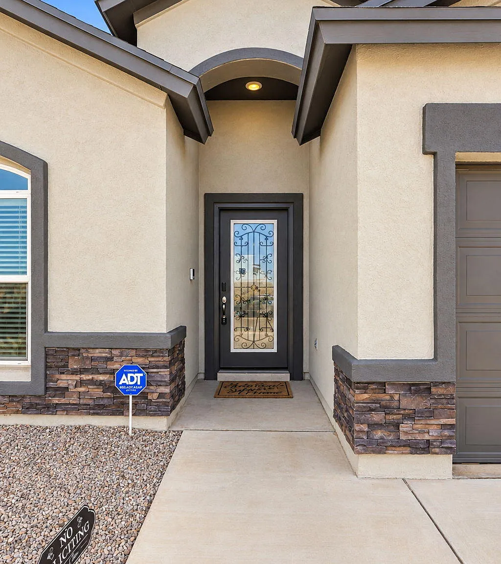 4 bed, 3.0 bath, 1696 sqft, $2,200 — Photo 4