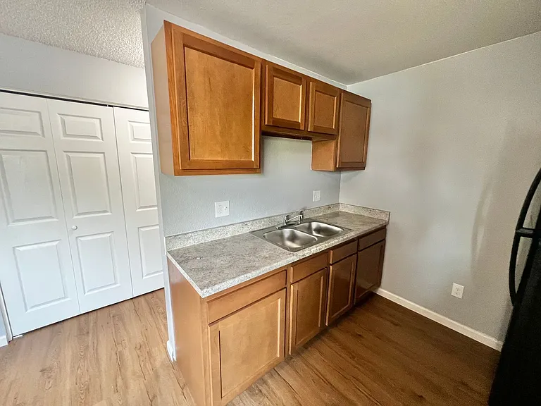 Myers Court — Photo 15