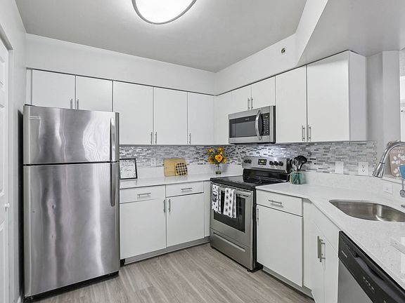 3rd image of 10101 SW 14th St #11-305