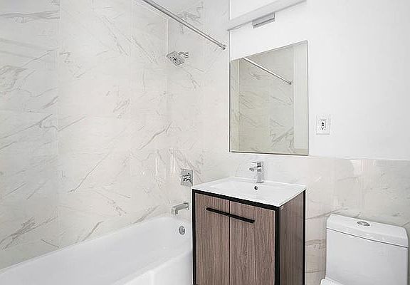 4th image of 1735 York Ave APT 33C