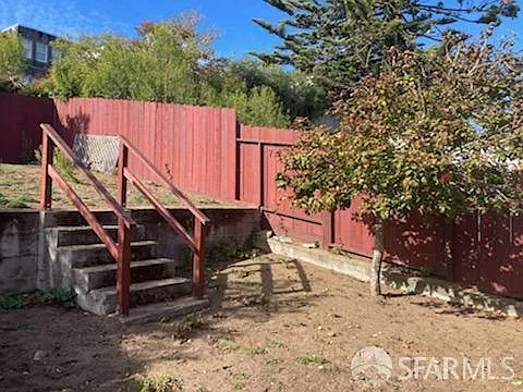 479 35th Ave — Photo 18