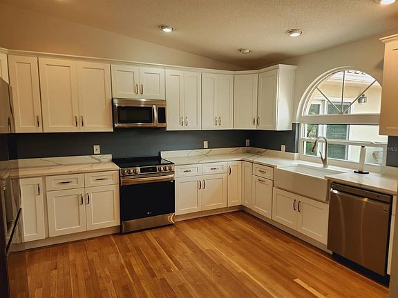 4th image of 114 Giralda Blvd NE