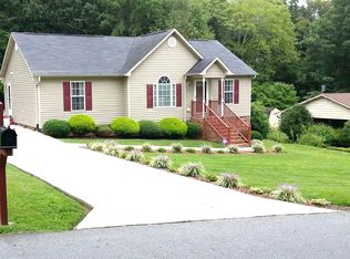122 Adams St, Eden, NC 27288