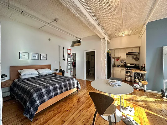 Rented by EXR | media 13