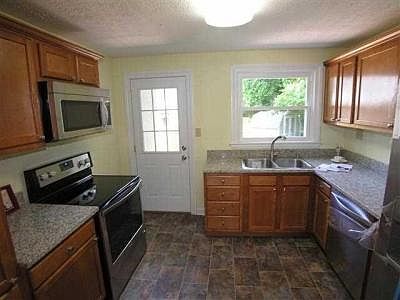5th image of 1622 Wiltshire Blvd