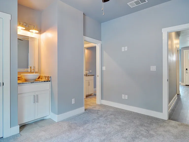 2514 Forest Park Blvd — Photo 6