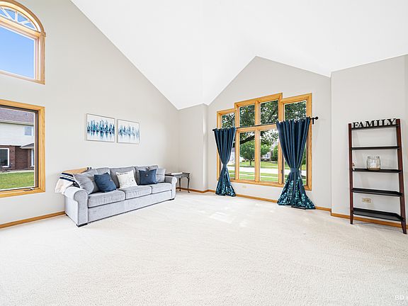 5th image of 19430 Glenbrook Ln