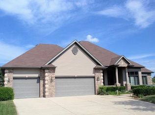 327 Sapphire Ct, Fredonia, WI 53021