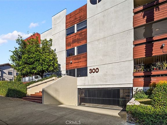 5th image of 300 S Reno St APT 303