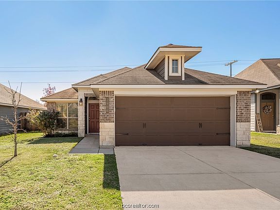 2nd image of 2906 Silver Oak Dr