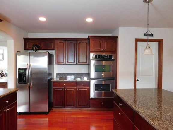 4th image of 1005 Hughes Ln