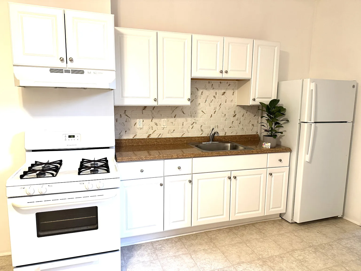 200 Java Street — Photo 2