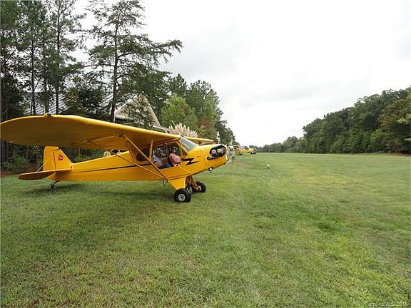 2nd image of 8202 Aeromarine Blvd